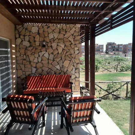 Three-Bedroom Garden Chalet At Marina Wadi Degla For Families Ain Sukhna Room photo